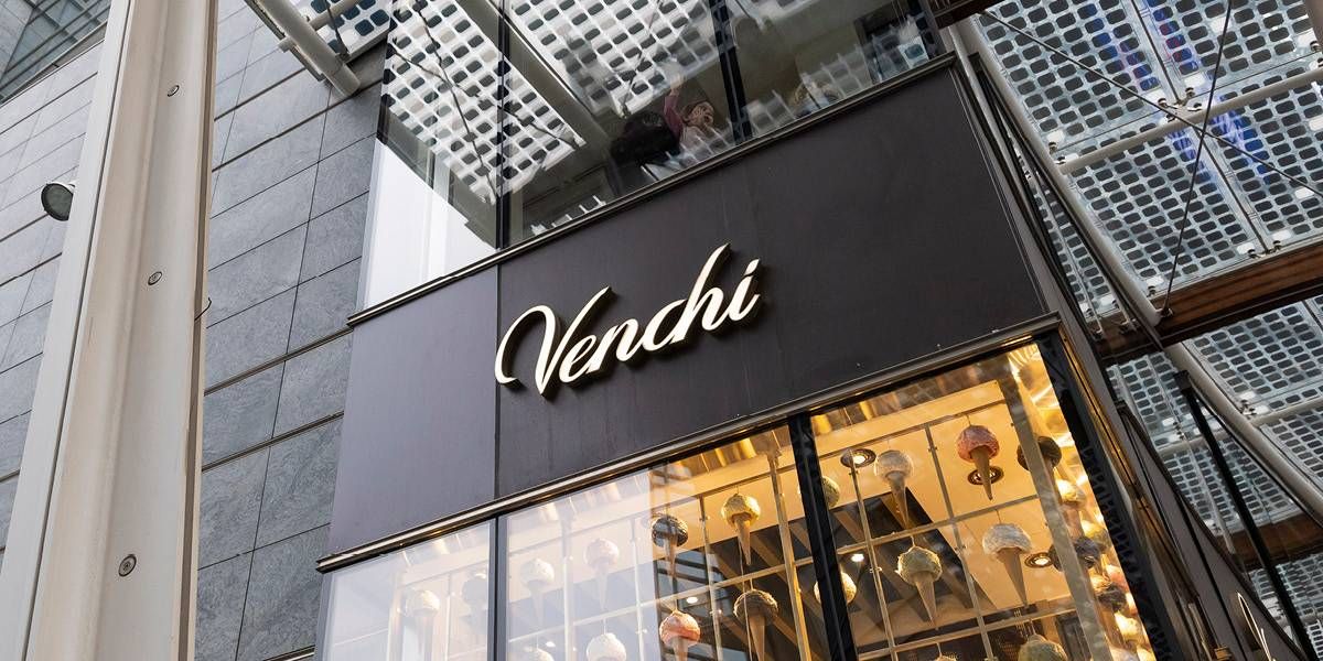 1 NABA graphic packaging Venchi chocolate store Easter eggs gallery 2