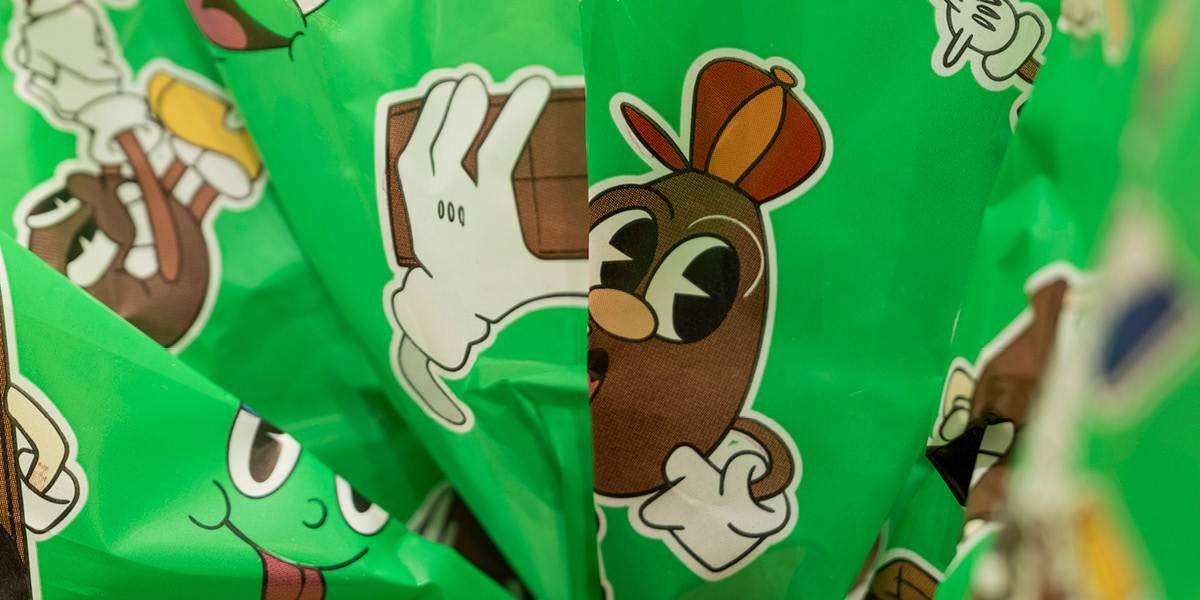 11 NABA graphic packaging Venchi chocolate store Easter eggs gallery 2