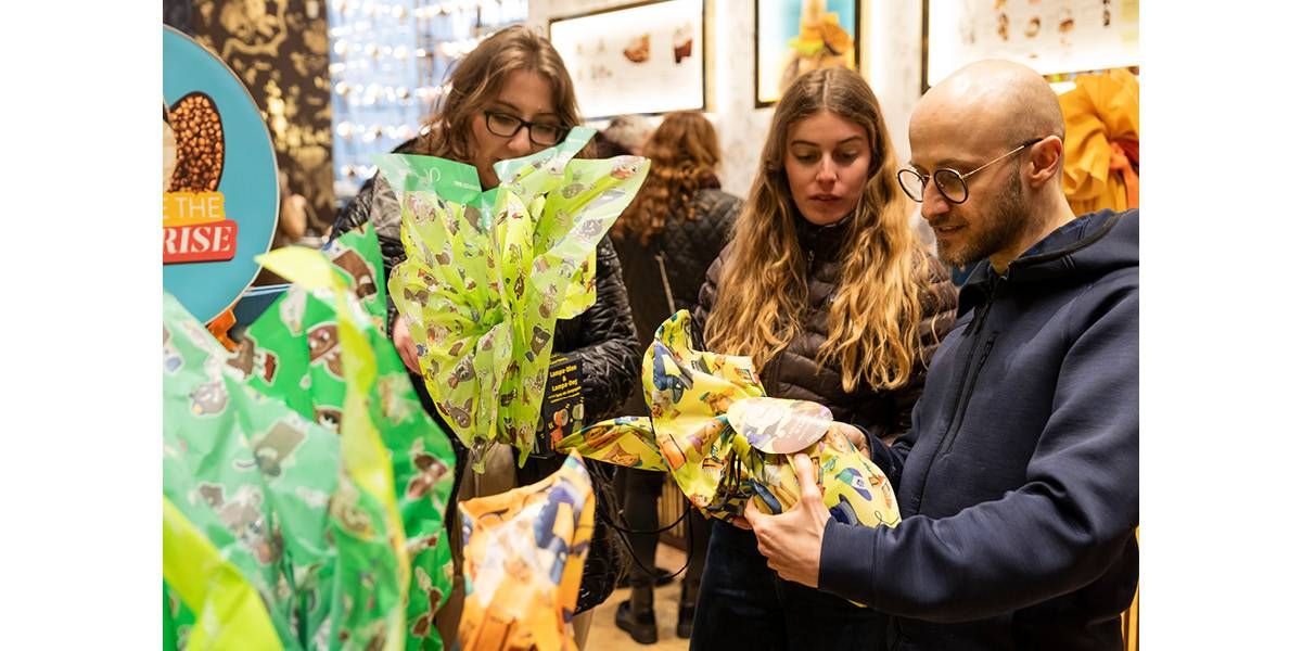 4 NABA graphic packaging Venchi chocolate store Easter eggs gallery 2