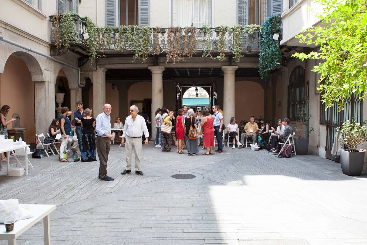 4509 in the courtyard, waiting for the start