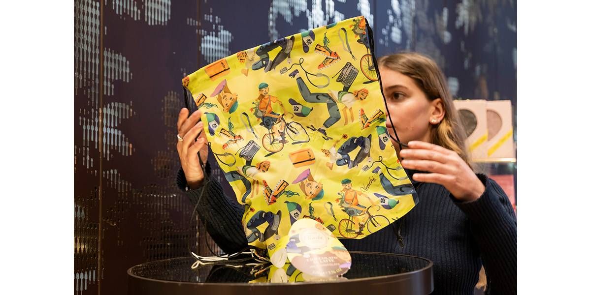 5 NABA graphic packaging Venchi chocolate store Easter eggs gallery 2